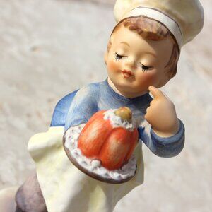 Hummel Figurine 'Baker' by Goebel